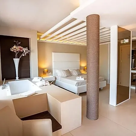 Covo Dei Saraceni Hotel 4*